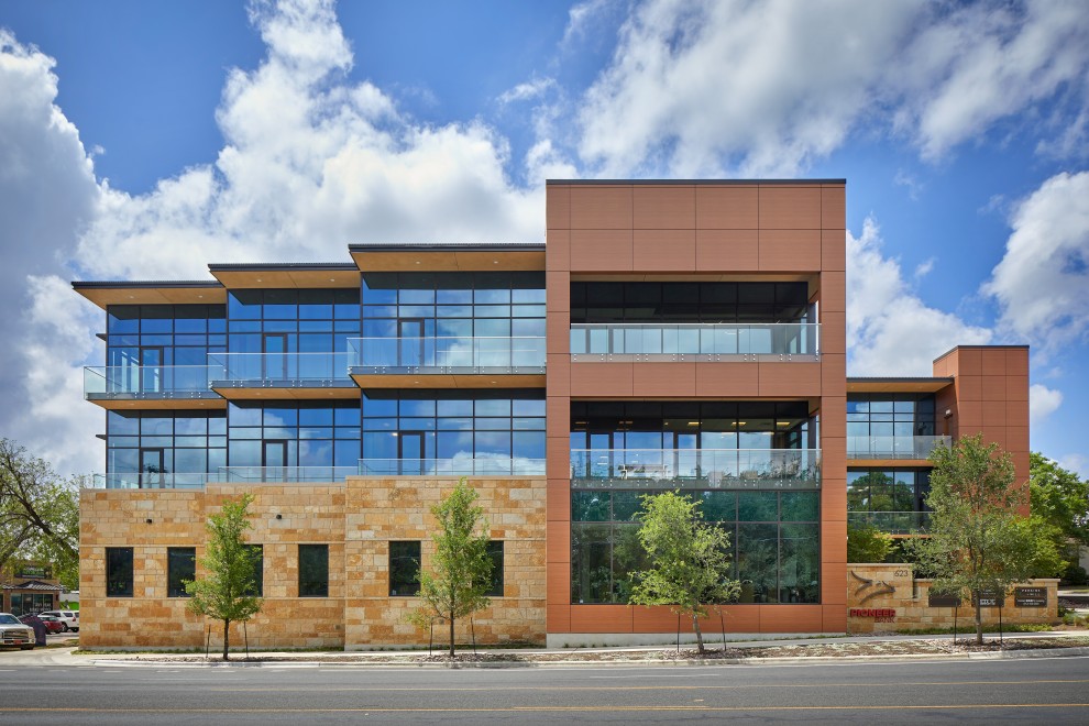 Pioneer Bank 2047