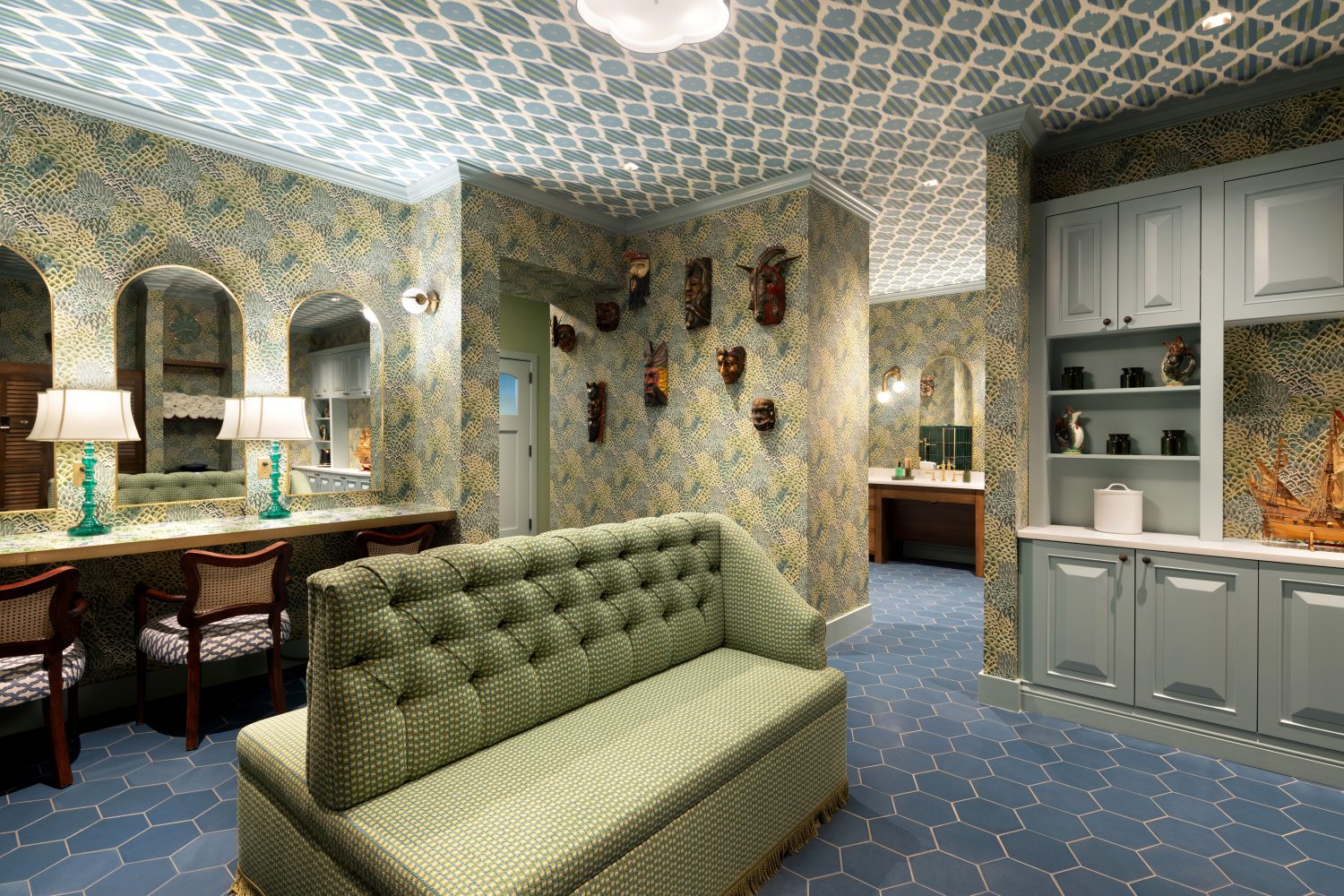 Folklore Interior Mens Locker Room Reduced